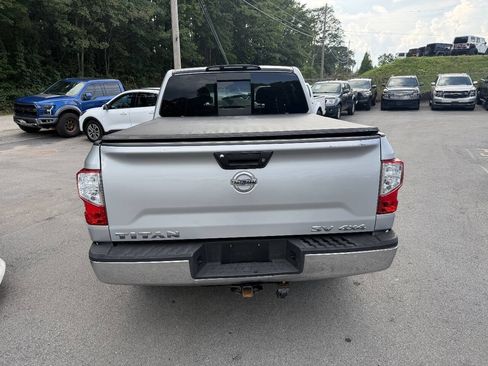 Used 2017 Nissan Titan SV AWD/4WD image 8
