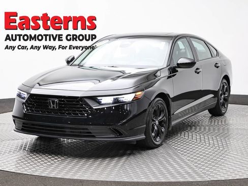 Used 2025 Honda Accord SE image 1