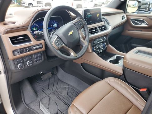 Used 2024 Chevrolet Suburban High Country w/ Premium Package image 19