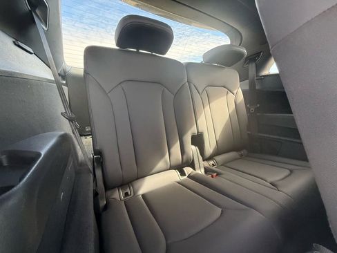 Used 2025 Audi Q7 3.0T Premium Plus image 35