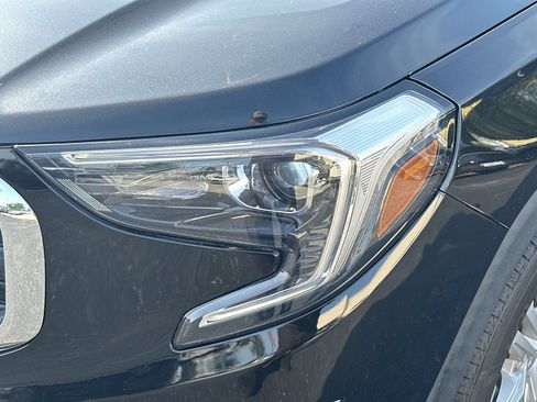 Used 2020 GMC Terrain SLE FWD image 11