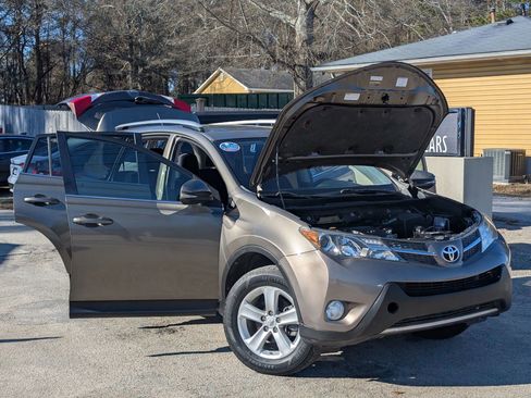 Used 2013 Toyota RAV4 XLE image 10