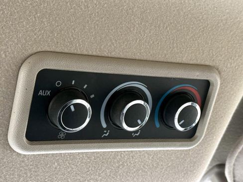 Used 2025 Chevrolet Express 2500 LT w/ LT Preferred Equipment Group RWD image 17