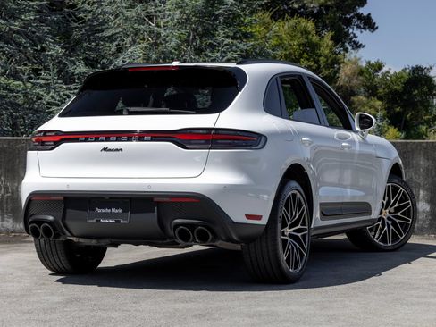 Certified 2026 Porsche Macan AWD/4WD image 11