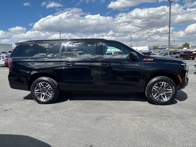 Used 2025 Chevrolet Suburban Z71 AWD/4WD image 8