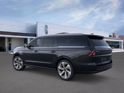 New 2026 Lincoln Navigator L Black Label AWD/4WD image 4
