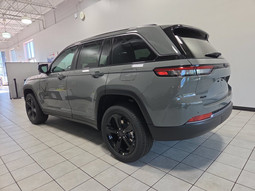 New 2027 Jeep Grand Cherokee Limited AWD/4WD image 5