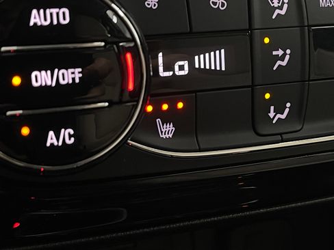 Used 2020 Buick Encore GX Essence w/ Advanced Technology Package FWD image 5