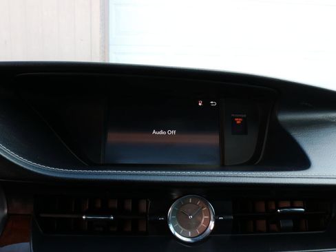 Used 2015 Lexus ES 350 w/ Premium Package image 26