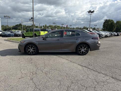 Used 2024 Toyota Camry SE FWD image 8