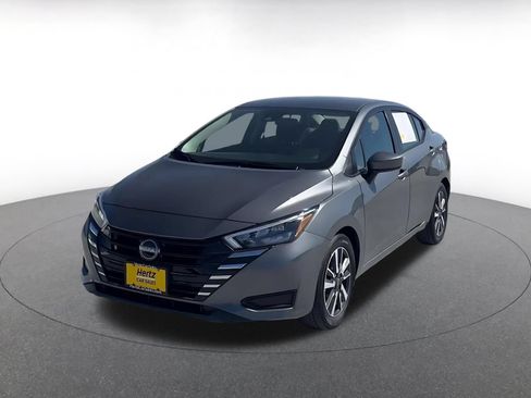 Used 2025 Nissan Versa SV FWD image 5