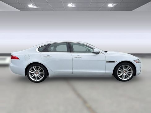 Used 2018 Jaguar XF Portfolio AWD/4WD image 7