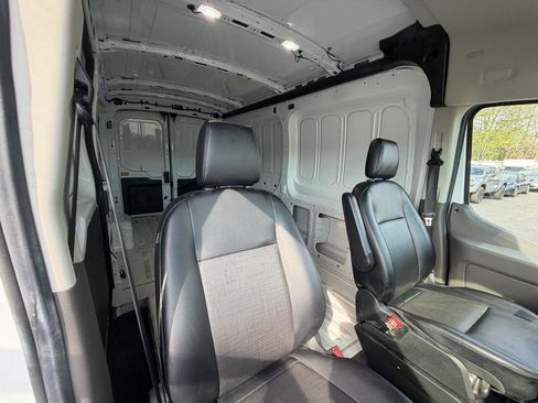 Used 2024 Ford Transit 250 148 Medium Roof Extended AWD image 33