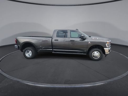 New 2026 RAM 3500 Tradesman AWD/4WD image 9