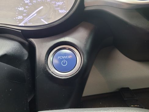 Used 2022 Toyota Sienna LE FWD image 22