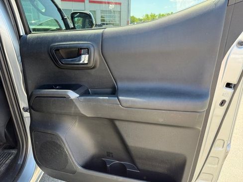 Used 2023 Toyota Tacoma TRD Off-Road AWD/4WD image 28