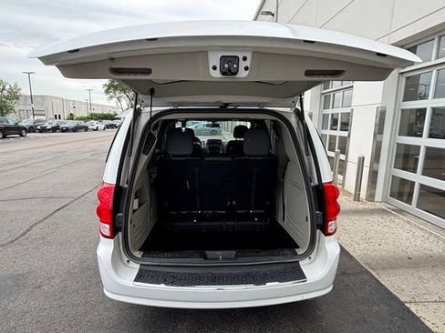 Used 2016 Dodge Grand Caravan SXT FWD image 7