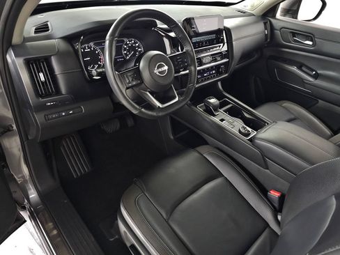 Used 2024 Nissan Pathfinder SL w/ SL Premium Package AWD/4WD image 15