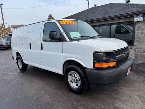 Used 2017 Chevrolet Express 2500 image 1