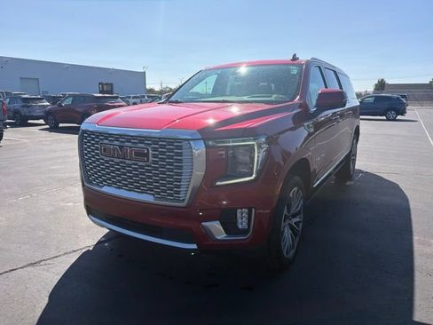 Used 2021 GMC Yukon XL Denali w/ Denali Premium Package AWD/4WD image 2