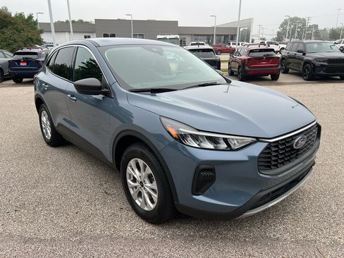 Used 2024 Ford Escape Active AWD/4WD image 9