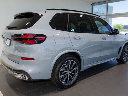 Used 2026 BMW X5 xDrive40i w/ M Sport Package image 5