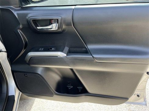 Used 2020 Toyota Tacoma Limited image 22