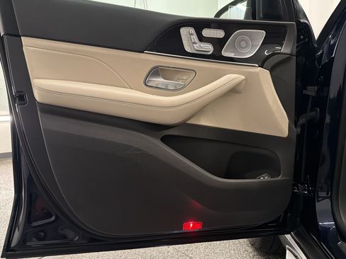 Used 2020 Mercedes-Benz GLS 450 4MATIC image 24