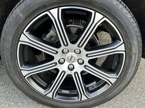 Certified 2021 Volvo XC60 T5 Inscription image 11