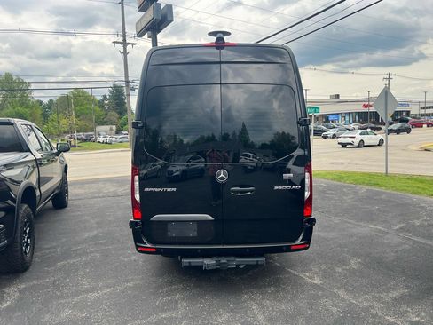 Used 2020 Mercedes-Benz Sprinter 3500 image 6