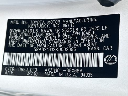 Used 2019 Lexus ES 300h w/ Premium Package FWD image 36