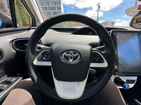 Used 2017 Toyota Prius Prime FWD image 6