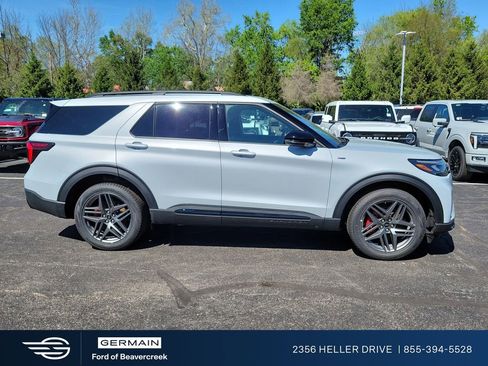 New 2026 Ford Explorer ST-Line w/ ST-Line Street Pack AWD/4WD image 8
