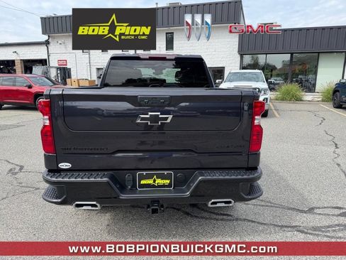 Used 2024 Chevrolet Silverado 1500 Custom Trail Boss w/ LPO, Dark Essentials Package AWD/4WD image 4
