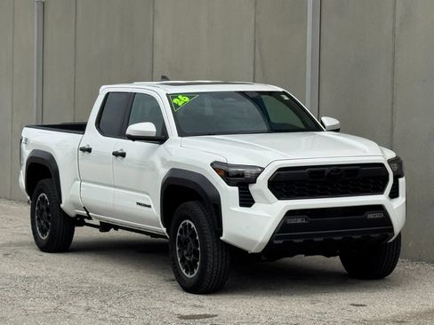 Used 2026 Toyota Tacoma TRD Off-Road w/ TRD Off Road Premium Package AWD/4WD image 2