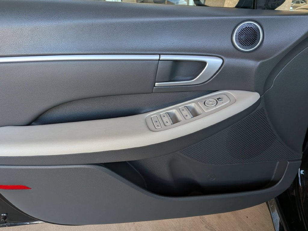 Used 2025 Hyundai Sonata SEL FWD image 9