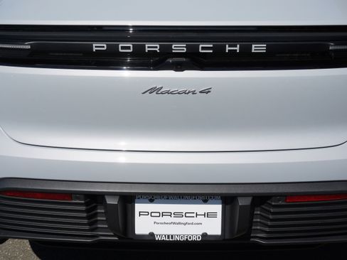 New 2026 Porsche Macan 4 Electric AWD/4WD image 21
