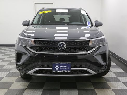 Used 2023 Volkswagen Taos SE image 4