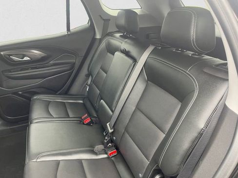 Used 2024 GMC Terrain SLT image 13