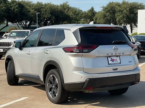Used 2025 Nissan Rogue SV AWD/4WD image 6