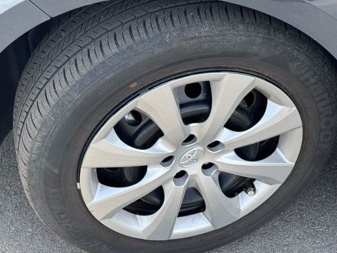 Used 2025 Toyota Corolla LE image 19