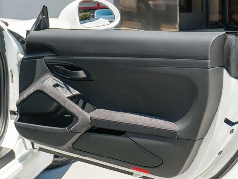 Used 2016 Porsche Boxster Spyder RWD image 57