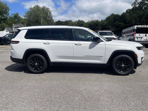 Used 2023 Jeep Grand Cherokee L Laredo AWD/4WD image 2