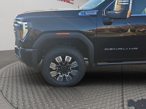 New 2025 GMC Sierra 2500 Denali w/ Denali Reserve Package image 34