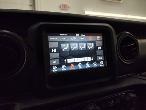 Used 2022 Jeep Wrangler Unlimited Sport image 38