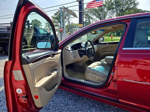 Used 2011 Buick Lucerne CXL w/ Driver Confidence Package image 9
