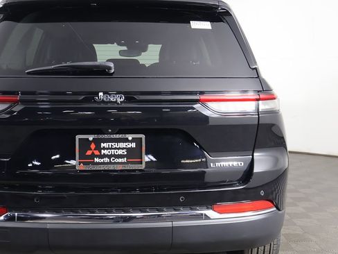 Used 2023 Jeep Grand Cherokee Limited AWD/4WD image 18