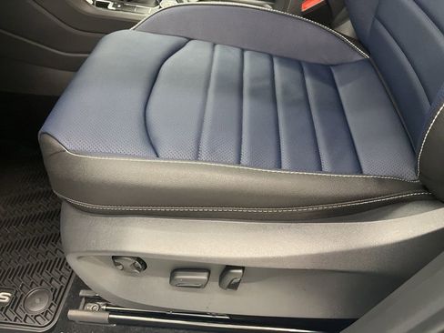 New 2026 Volkswagen Taos SEL image 15