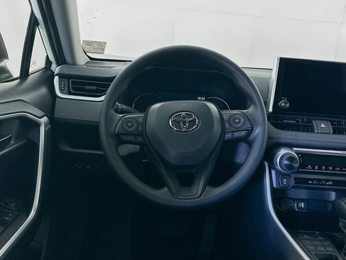 Used 2025 Toyota RAV4 LE image 17