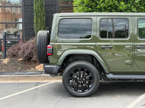 Used 2023 Jeep Wrangler Unlimited Sahara w/ Cold Weather Group AWD/4WD image 22